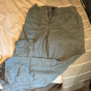 Aeropostale Women’s Olive Cargo Pants